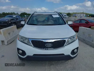 2011 Kia Sorento EX with VIN 5XYKUDA22BG008845, listed as a IAAI auction lot 41911107 with 207,362 mi miles. Bid and sale history available at carsss.com. Image 12.