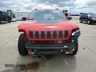 2019 Jeep Cherokee Trailhawk z VIN 1C4PJMBX8KD315136, wystawiony jako Copart lot #60614805 z przebiegiem 102 936 mil mil oraz Czysty tytuł • Clean title. Historia ofert i sprzedaży dostępna na DreamBid. Obrazek 5.