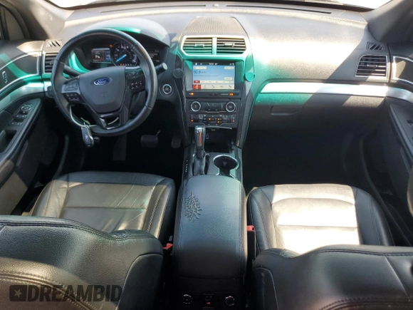2017 Ford Explorer XLT z VIN 1FM5K7D8XHGA40965, wystawiony jako Copart lot #61990305 z przebiegiem 154 534 mil mil oraz Szkoda całkowita • Salvage title. Historia ofert i sprzedaży dostępna na DreamBid. Obrazek 8.