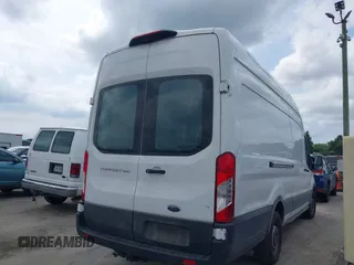 2021 Ford Transit Cargo z VIN 1FTBR3X80MKA03860, wystawiony jako IAAI lot #42102090 z przebiegiem 41 490 mil mil oraz . Historia ofert i sprzedaży dostępna na DreamBid. Obrazek 4.
