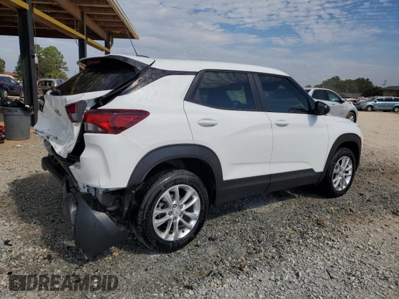 2024 Chevrolet TrailBlazer LS with VIN KL79MNSL4RB081843, listed as a Copart auction lot 72981984 with 9,332 mi miles and Salvage Title. Bid and sale history available at DreamBid. Image 3.