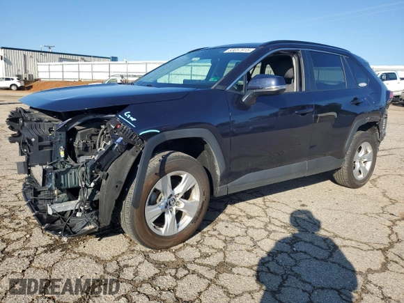 2020 Toyota RAV4 XLE z VIN 2T3P1RFV4LW118426, wystawiony jako Copart lot #63057915 z przebiegiem 115 164 mil mil oraz Szkoda całkowita • Salvage title. Historia ofert i sprzedaży dostępna na DreamBid. Obrazek 1.