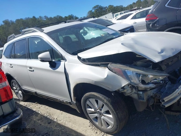 2019 Subaru Outback Premium with VIN 4S4BSAFC5K3366320, listed as a IAAI auction lot 41696525 with 157,972 mi miles. Bid and sale history available at carsss.com. Image 13.