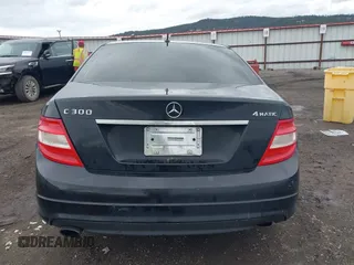 2011 Mercedes-Benz C 300 Sport z VIN WDDGF8BB8BR166099, wystawiony jako IAAI lot #41871096 z przebiegiem 171 749 mil mil oraz . Historia ofert i sprzedaży dostępna na DreamBid. Obrazek 17.