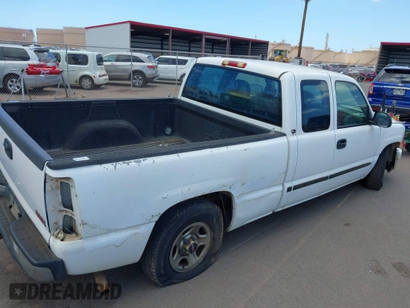 2000 GMC New Sierra 1500 SLE with VIN 1GTEC19V8YZ280016, listed as a IAAI auction lot 42190413 with Not Provided miles. Bid and sale history available at carsss.com. Image 12.