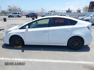 2013 Toyota Prius One z VIN JTDKN3DUXD5657826, wystawiony jako IAAI lot #42346122 z przebiegiem 129 882 mil mil oraz . Historia ofert i sprzedaży dostępna na DreamBid. Obrazek 15.