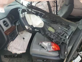 2017 Toyota Tundra Limited z VIN 5TFHW5F10HX606254, wystawiony jako Copart lot #49882695 z przebiegiem Nie podano mil oraz Szkoda całkowita • Salvage title. Historia ofert i sprzedaży dostępna na DreamBid. Obrazek 7.