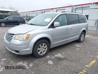 2010 Chrysler Town & Country Touring z VIN 2A4RR5D12AR265985, wystawiony jako IAAI lot #41970445 z przebiegiem 125 635 mil mil oraz . Historia ofert i sprzedaży dostępna na DreamBid. Obrazek 17.