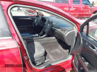 2017 Ford Fusion SE with VIN 3FA6P0HD3HR328186, listed as a IAAI auction lot 41692200 with 44,294 mi miles. Bid and sale history available at carsss.com. Image 5.