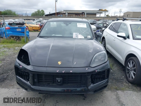 2024 Porsche Cayenne z VIN WP1AA2AY4RDA14120, wystawiony jako IAAI lot #41477355 z przebiegiem 3 134 mil mil oraz . Historia ofert i sprzedaży dostępna na DreamBid. Obrazek 13.