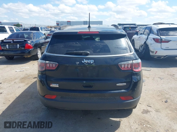 2018 Jeep Compass Altitude z VIN 3C4NJCBB0JT272524, wystawiony jako IAAI lot #42194559 z przebiegiem 125 608 mil mil oraz . Historia ofert i sprzedaży dostępna na DreamBid. Obrazek 16.