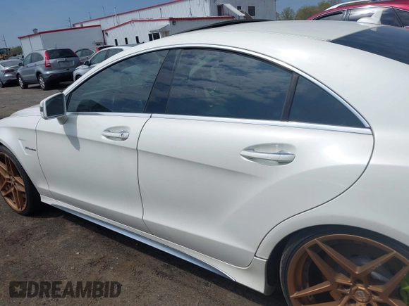2015 Mercedes-Benz CLS 63 S AMG с VIN WDDLJ7GB1FA138651, выставлен на аукционе IAAI как лот 41928065 с пробегом Не указан миль и . История ставок и продаж доступна на DreamBid. Изображение 13.
