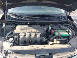 2014 Nissan Sentra SR z VIN 3N1AB7AP3EY319122, wystawiony jako IAAI lot #41130985 z przebiegiem 89 014 mil mil oraz . Historia ofert i sprzedaży dostępna na DreamBid. Obrazek 10.
