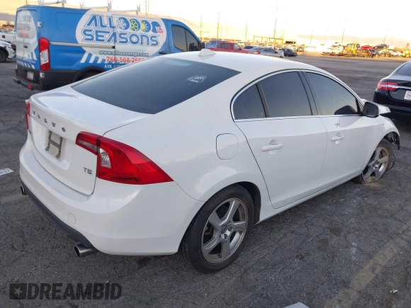 2012 Volvo S60 T5 z VIN YV1622FS7C2041060, wystawiony jako IAAI lot #41319044 z przebiegiem Nie podano mil oraz . Historia ofert i sprzedaży dostępna na DreamBid. Obrazek 4.