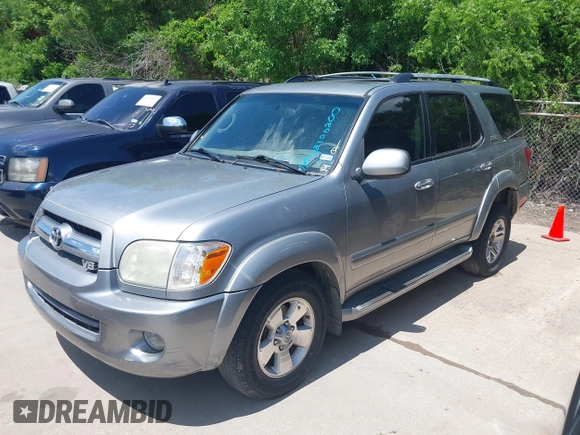 2006 Toyota Sequoia SR5 with VIN 5TDBT44AX6S260731, listed as a IAAI auction lot 42106200 with 223,927 mi miles and . Bid and sale history available at DreamBid. Image 2.