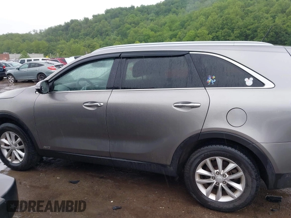 2017 Kia Sorento LX с VIN 5XYPGDA31HG270824, выставлен на аукционе IAAI как лот 42344131 с пробегом 195 128 миль миль и . История ставок и продаж доступна на DreamBid. Изображение 14.
