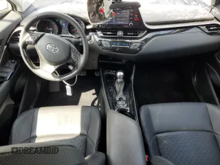 2020 Toyota C-HR LE z VIN JTNKHMBX5L1090324, wystawiony jako Copart lot #55986685 z przebiegiem 46 063 mil mil oraz Szkoda całkowita • Salvage title. Historia ofert i sprzedaży dostępna na DreamBid. Obrazek 8.