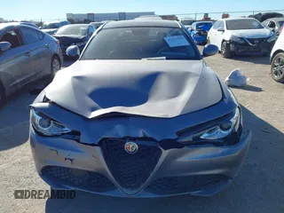 2018 Alfa Romeo Giulia with VIN ZARFAEBN0J7575095, listed as a IAAI auction lot 41257535 with 1 mi miles. Bid and sale history available at carsss.com. Image 12.