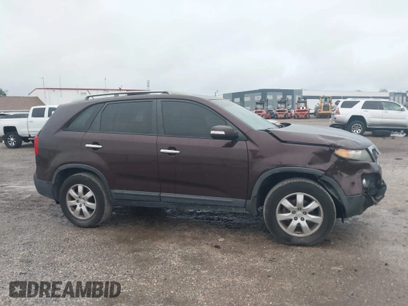 2011 Kia Sorento LX with VIN 5XYKT3A13BG094591, listed as a IAAI auction lot 41986727 with 237,681 mi miles. Bid and sale history available at carsss.com. Image 13.