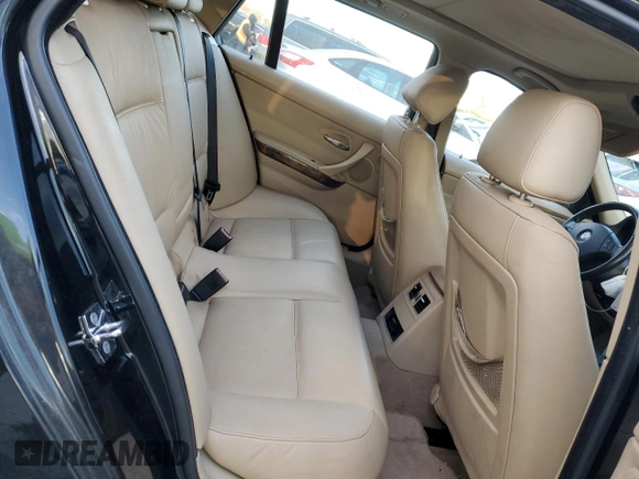 2008 BMW 3 Series 328xi z VIN WBAVT73508FZ37661, wystawiony jako Copart lot #82844114 z przebiegiem 188 089 mil mil oraz Czysty tytuł • Clean title. Historia ofert i sprzedaży dostępna na DreamBid. Obrazek 10.
