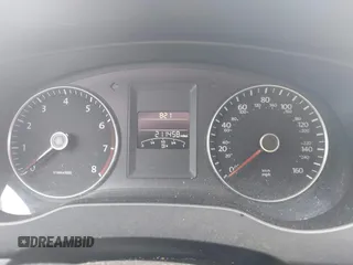 2014 Volkswagen Jetta SE z VIN 3VWD17AJ9EM265712, wystawiony jako IAAI lot #42240231 z przebiegiem 211 458 mil mil oraz . Historia ofert i sprzedaży dostępna na DreamBid. Obrazek 7.
