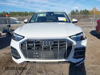 2021 Audi Q5 Prestige with VIN WA1CAAFY2M2096909, listed as a IAAI auction lot 40746125 with 10,025 mi miles. Bid and sale history available at carsss.com. Image 12.
