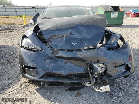 2024 Tesla Model Y with VIN 7SAYGDED6RF112689, listed as a Copart auction lot 50763815 with 11,933 mi miles and Salvage Title. Bid and sale history available at carsss.com. Image 5.