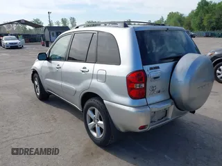 2005 Toyota RAV4 with VIN JTEGD20V750066025, listed as a IAAI auction lot 42101689 with 227,405 mi miles. Bid and sale history available at carsss.com. Image 3.