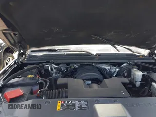 2017 Chevrolet Tahoe Premier z VIN 1GNSCCKC9HR229204, wystawiony jako IAAI lot #42066553 z przebiegiem 138 561 mil mil oraz . Historia ofert i sprzedaży dostępna na DreamBid. Obrazek 10.