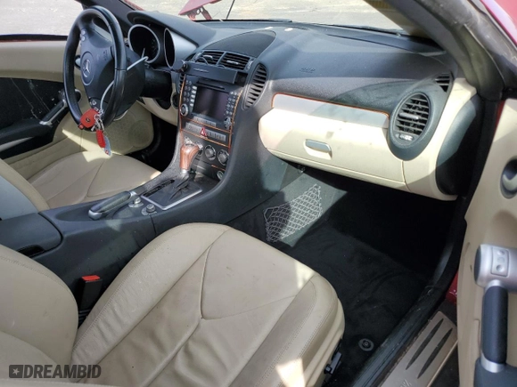 2007 Mercedes-Benz SLK-Class 3.5L with VIN WDBWK56F47F138157, listed as a Copart auction lot 44278645 with 84,704 mi miles and Salvage Title. Bid and sale history available at carsss.com. Image 8.