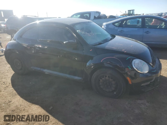2012 Volkswagen Beetle Entry z VIN 3VWFP7AT2CM616322, wystawiony jako Copart lot #47822335 z przebiegiem 101 941 mil mil oraz Szkoda całkowita • Salvage title. Historia ofert i sprzedaży dostępna na DreamBid. Obrazek 4.