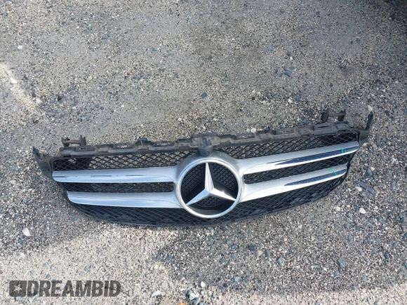 2017 Mercedes-Benz C 300 with VIN 55SWF4JB8HU218764, listed as a IAAI auction lot 42431155 with 83,673 mi miles and . Bid and sale history available at DreamBid. Image 12.