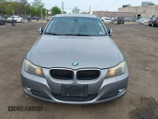 2009 BMW 3 Series 328i xDrive z VIN WBAPK535X9A646048, wystawiony jako IAAI lot #42162157 z przebiegiem 154 514 mil mil oraz . Historia ofert i sprzedaży dostępna na DreamBid. Obrazek 12.