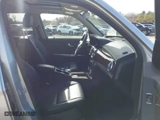 2014 Mercedes-Benz GLK-Class GLK 350 with VIN WDCGG8JB8EG175260, listed as a IAAI auction lot 41957511 with 106,427 mi miles. Bid and sale history available at carsss.com. Image 5.