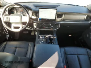2024 Ford Expedition Max XLT with VIN 1FMJK1J81REA10010, listed as a Copart auction lot 47220685 with 28,153 mi miles and Clean Title. Bid and sale history available at DreamBid. Image 8.