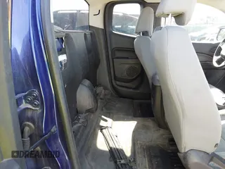 2017 Chevrolet Colorado 2WD WT z VIN 1GCHSBEA7H1298059, wystawiony jako IAAI lot #42381334 z przebiegiem 82 063 mil mil oraz . Historia ofert i sprzedaży dostępna na DreamBid. Obrazek 8.