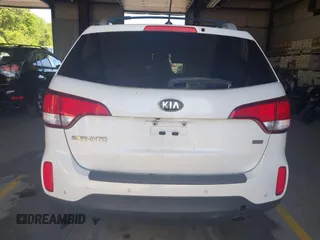 2015 Kia Sorento LX with VIN 5XYKTCA64FG607865, listed as a IAAI auction lot 42599348 with 138,100 mi miles and . Bid and sale history available at DreamBid. Image 16.
