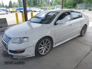 2008 Volkswagen Passat 3.6L V6 z VIN WVWCU73C18P112907, wystawiony jako IAAI lot #42333428 z przebiegiem 113 174 mil mil oraz . Historia ofert i sprzedaży dostępna na DreamBid. Obrazek 2.