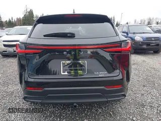 2023 Lexus NX 350h Premium z VIN 2T2GKCEZ7PC013700, wystawiony jako IAAI lot #41765156 z przebiegiem 22 423 mil mil oraz . Historia ofert i sprzedaży dostępna na DreamBid. Obrazek 16.