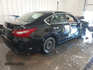 2018 Nissan Altima 2.5 SR with VIN 1N4AL3AP5JC185905, listed as a IAAI auction lot 41899469 with 56,927 mi miles. Bid and sale history available at carsss.com. Image 4.