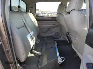 2015 Toyota Tacoma z VIN 3TMLU4EN3FM165978, wystawiony jako Copart lot #49920255 z przebiegiem 134 974 mil mil oraz Szkoda całkowita • Salvage title. Historia ofert i sprzedaży dostępna na DreamBid. Obrazek 10.