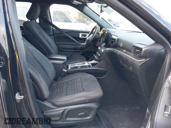 2020 Ford Explorer XLT z VIN 1FMSK7DH5LGC28692, wystawiony jako IAAI lot #42348778 z przebiegiem 107 782 mil mil oraz . Historia ofert i sprzedaży dostępna na DreamBid. Obrazek 5.