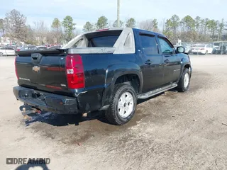 2009 Chevrolet Avalanche LT w/2LT with VIN 3GNFK22079G191901, listed as a IAAI auction lot 41641130 with 187,892 mi miles. Bid and sale history available at carsss.com. Image 4.