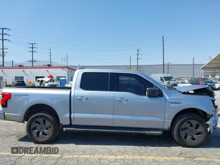 2022 Ford F-150 Lightning Pro с VIN 1FT6W1EV0NWG05515, выставлен на аукционе IAAI как лот 42343136 с пробегом 49 544 миль миль и . История ставок и продаж доступна на DreamBid. Изображение 13.