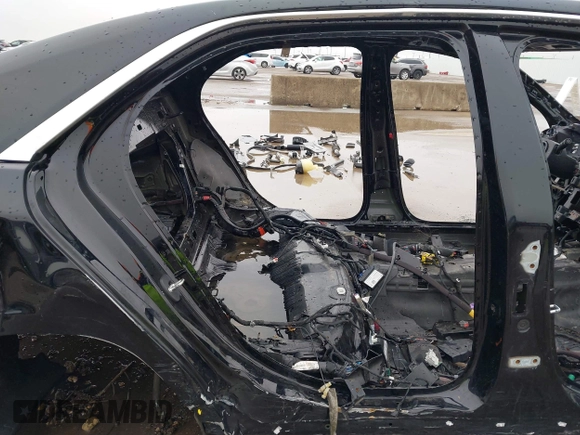 2017 Cadillac CTS-V z VIN 1G6A15S64H0156458, wystawiony jako IAAI lot #41565537 z przebiegiem Nie podano mil oraz . Historia ofert i sprzedaży dostępna na DreamBid. Obrazek 8.