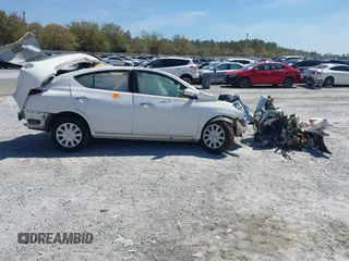 2017 Nissan Versa S Plus z VIN 3N1CN7AP4HL821719, wystawiony jako IAAI lot #41880339 z przebiegiem Nie podano mil oraz . Historia ofert i sprzedaży dostępna na DreamBid. Obrazek 12.