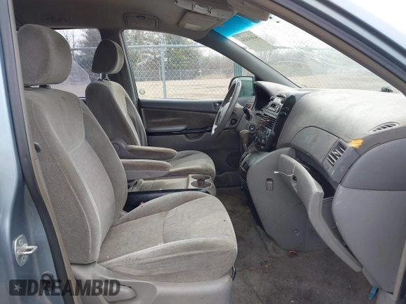 2004 Toyota Sienna with VIN 5TDZA29C44S036628, listed as a IAAI auction lot 41691034 with 389,982 mi miles and . Bid and sale history available at DreamBid. Image 5.
