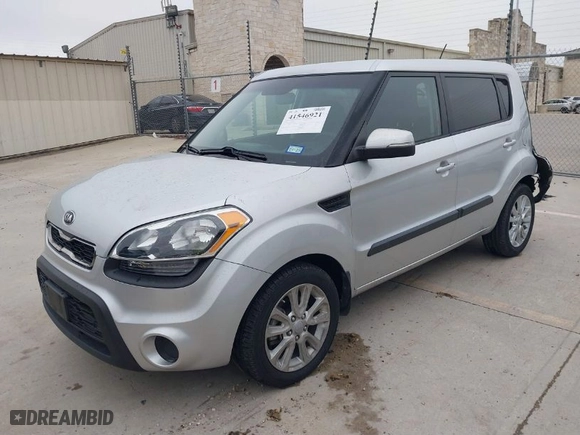 2013 Kia Soul ! with VIN KNDJT2A6XD7547736, listed as a IAAI auction lot 41546921 with NaN miles. Bid and sale history available at carsss.com. Image 2.