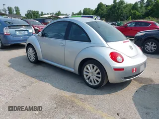 2008 Volkswagen Beetle S z VIN 3VWRW31C88M502079, wystawiony jako IAAI lot #42429122 z przebiegiem 168 324 mil mil oraz . Historia ofert i sprzedaży dostępna na DreamBid. Obrazek 3.