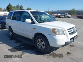 2006 Honda Pilot EX-L with VIN 2HKYF18746H517810, listed as a IAAI auction lot 41990178 with 184,679 mi miles and . Bid and sale history available at carsss.com. Image 1.